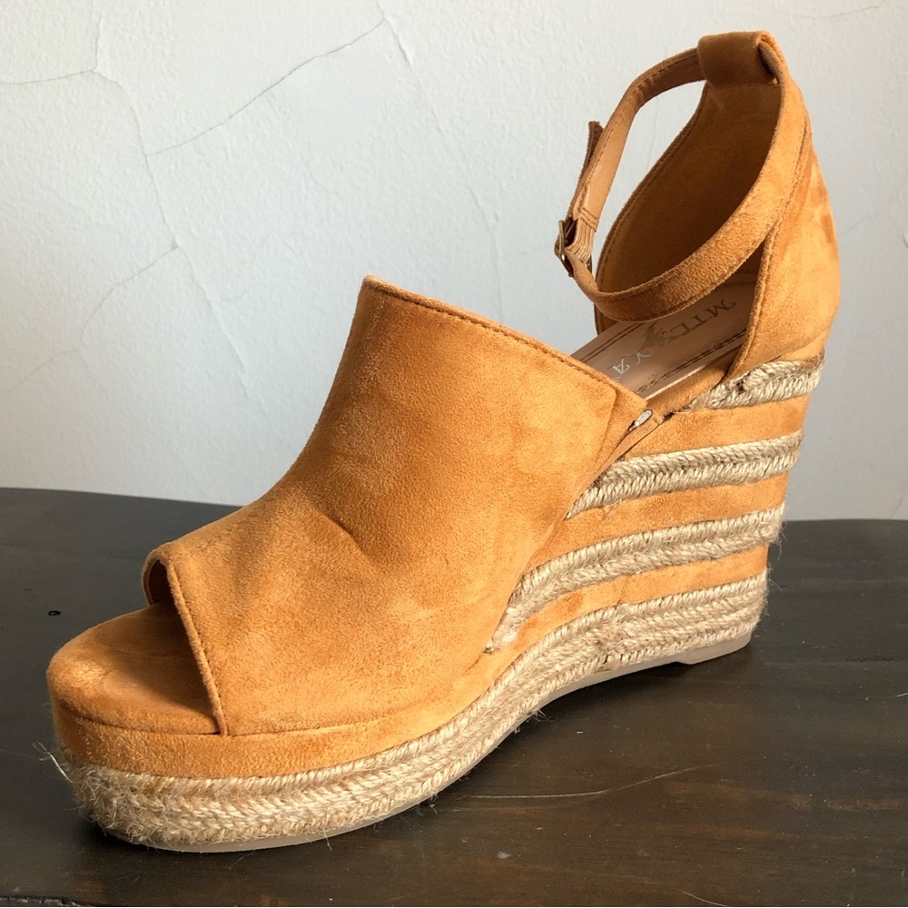 Orange suede 4 1/2” platform sandals size 9 Milaya